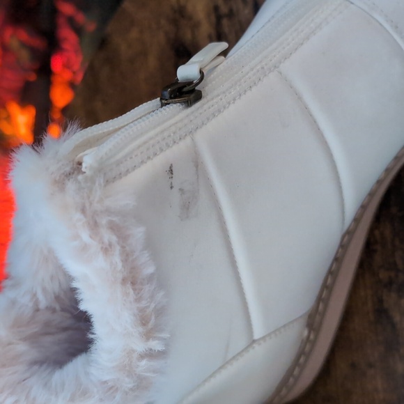 White Mountain booties - Picture 5 of 6